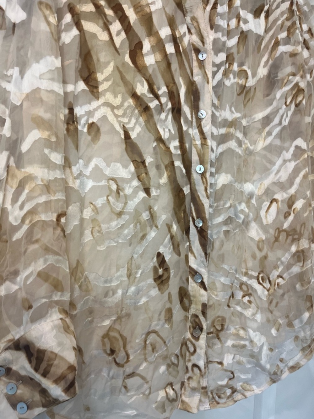 Chicos Womens Button-Front Sheer Blouse in Beige and Brown Animal Print Sz 3 - Picture 4 of 6